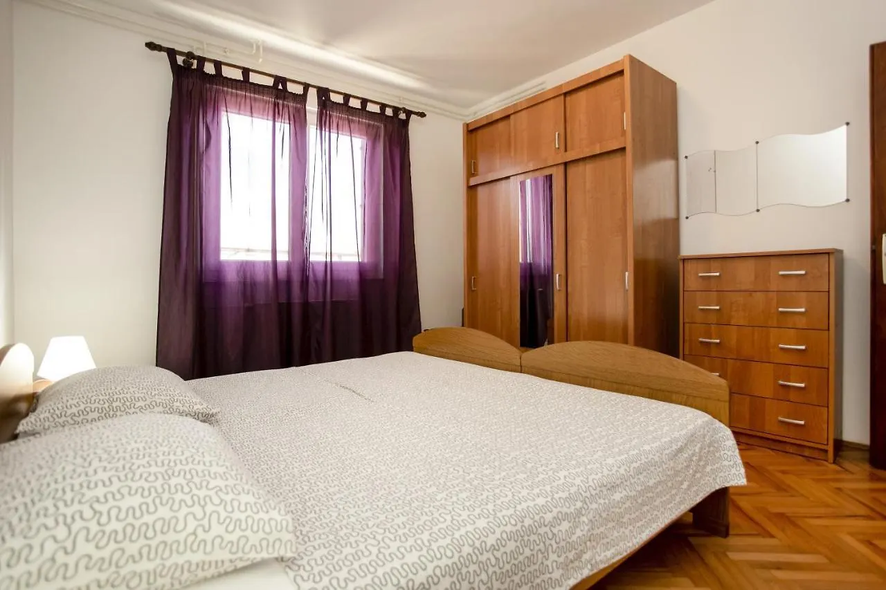 Apartments With A Parking Space Rovinj - 20535