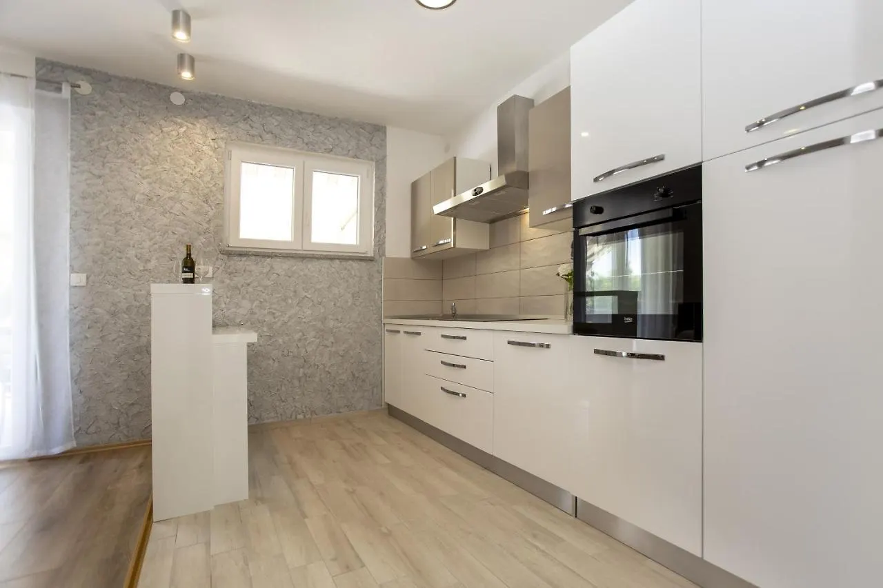 Apartments With A Parking Space Rovinj - 20535