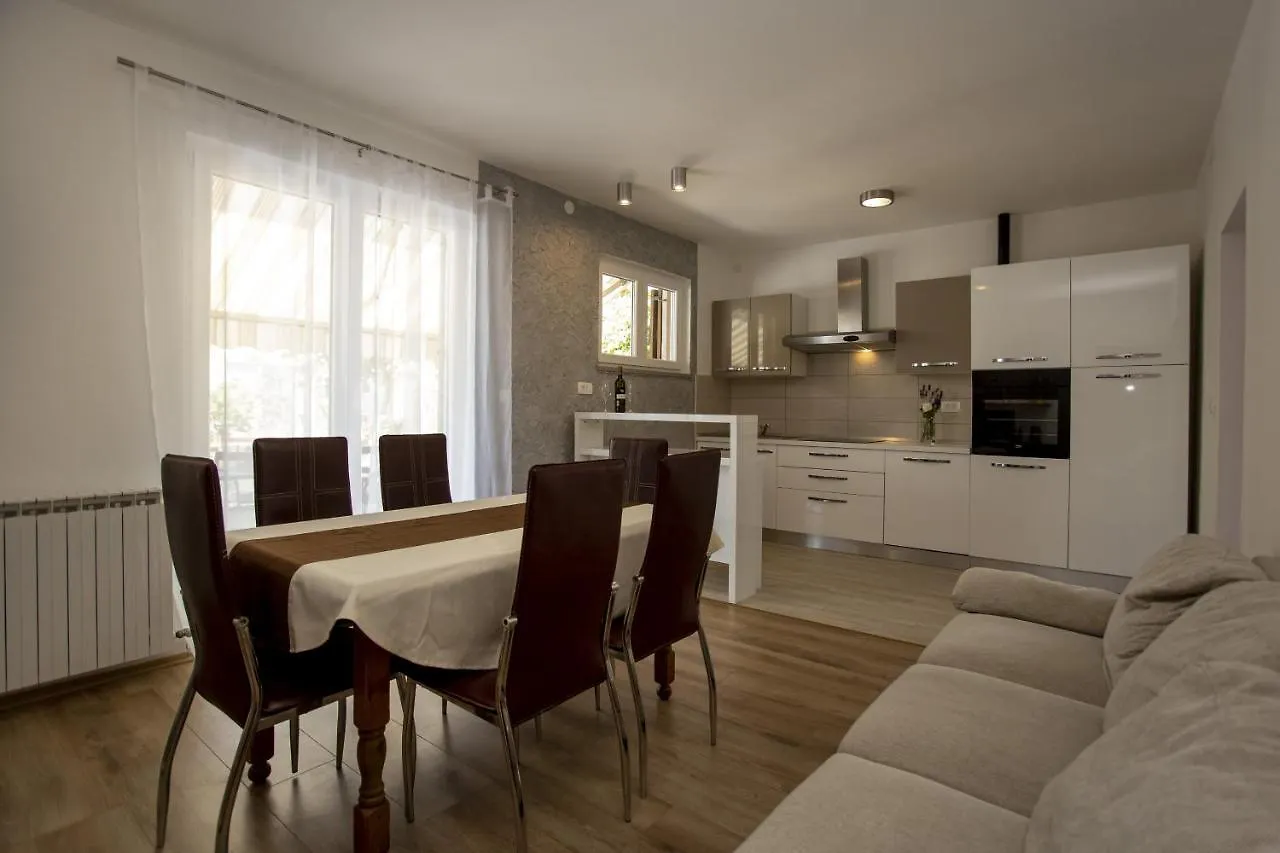 Apartments With A Parking Space Rovinj - 20535